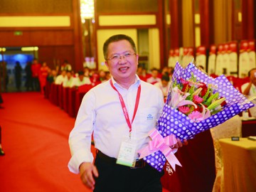 英科環(huán)?！蝾I先的可再生PS塑料解決方案提供商