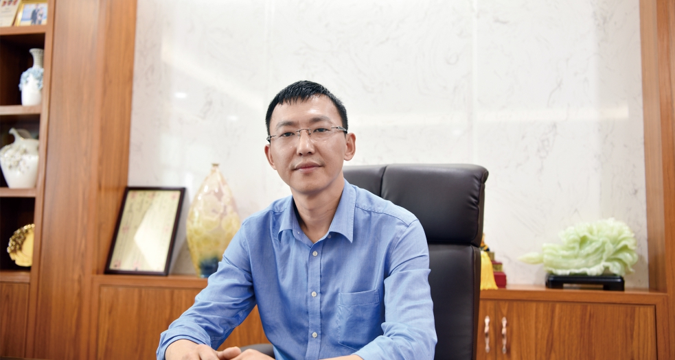 廣東鑫暉達(dá)機(jī)械科技有限公司董事長(zhǎng)李金光 (4)
